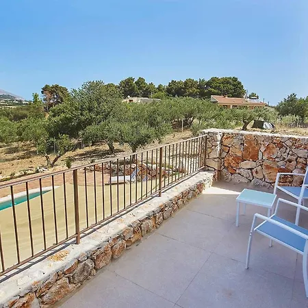 Ninfa Villa *